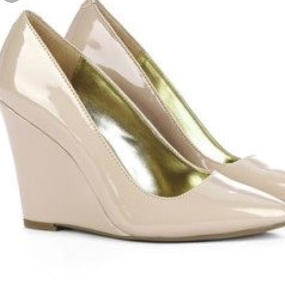 Sole Society 'Kelly' Platinum Nude Wedge Heel